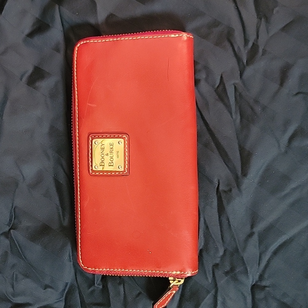 Dooney & Bourke wallet